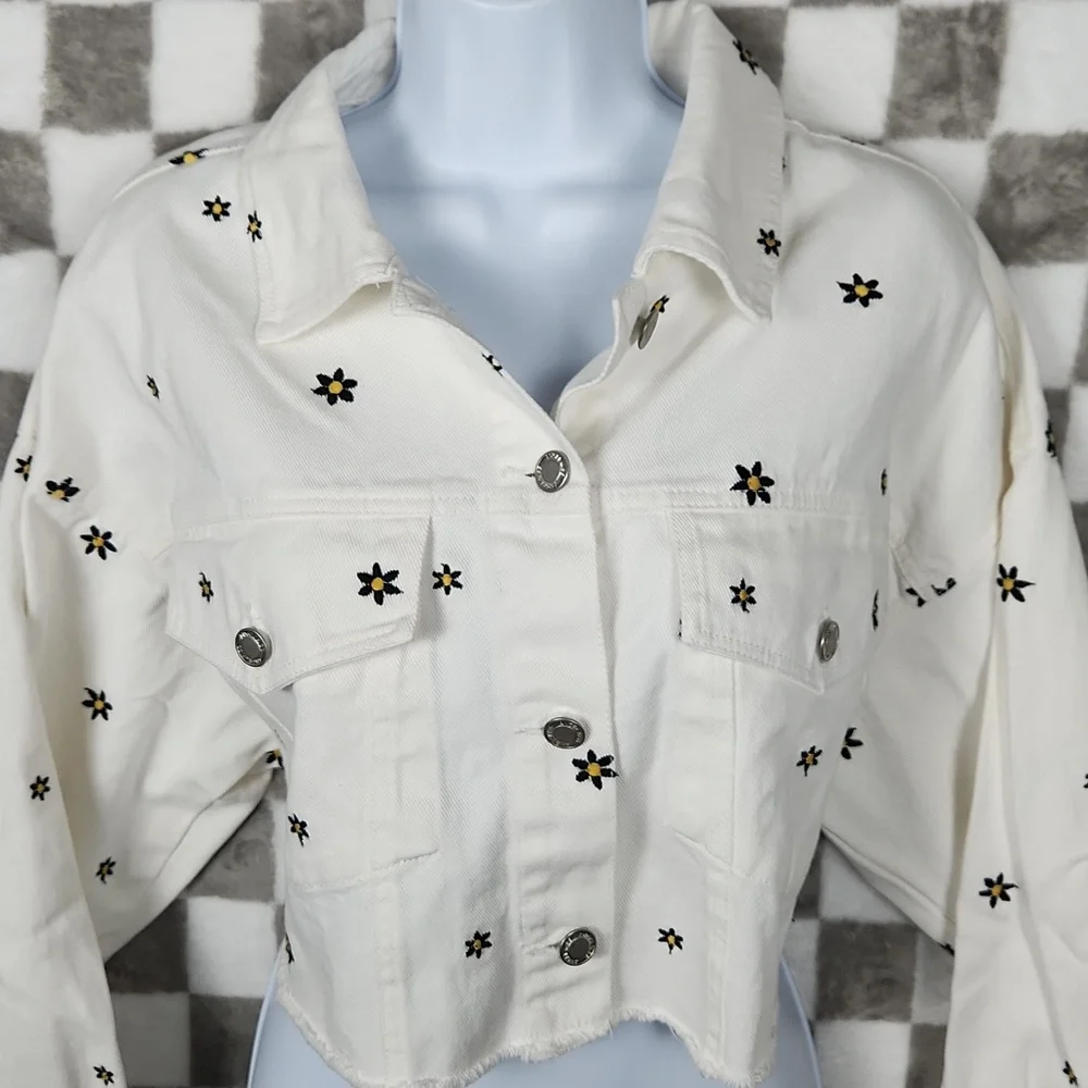 Angel Kiss daisy jean jacket crop denim L Large white daisy flower embroidered - Picture 2 of 7